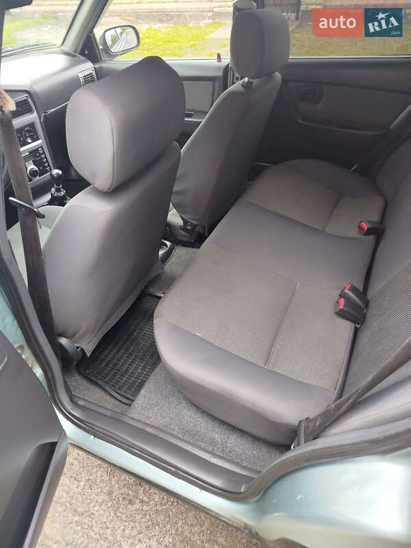 Седан Daewoo Nexia 2008 в Луцке