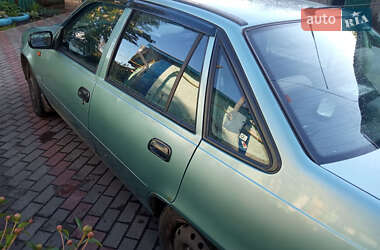 Седан Daewoo Nexia 2009 в 