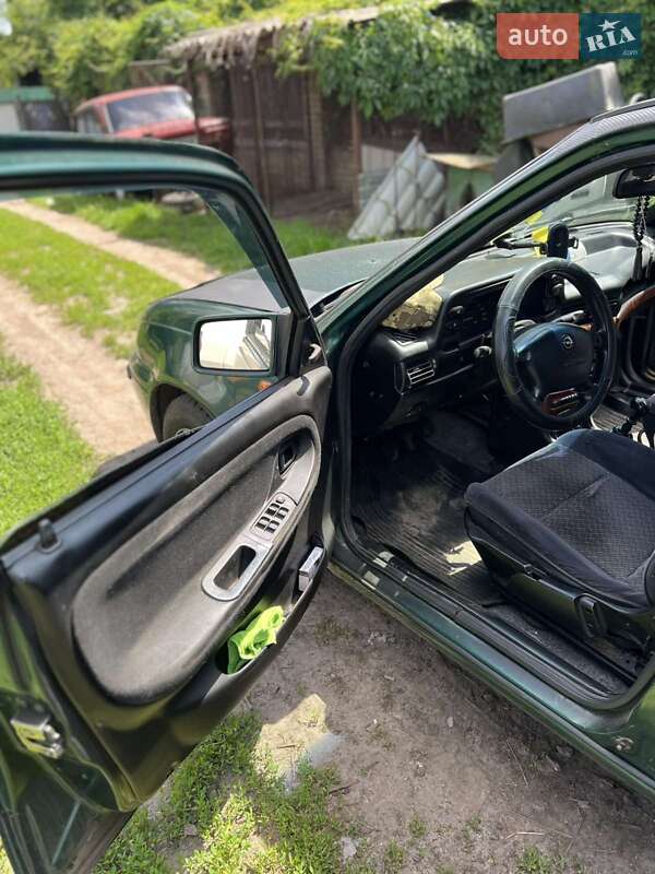 Седан Daewoo Nexia 1997 в Козине