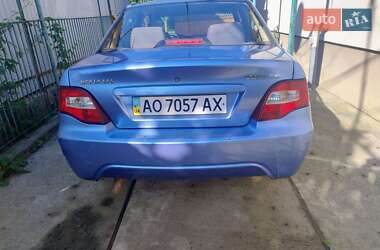 Седан Daewoo Nexia 2009 в 