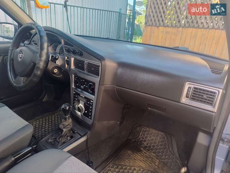 Седан Daewoo Nexia 2009 в Ужгороді