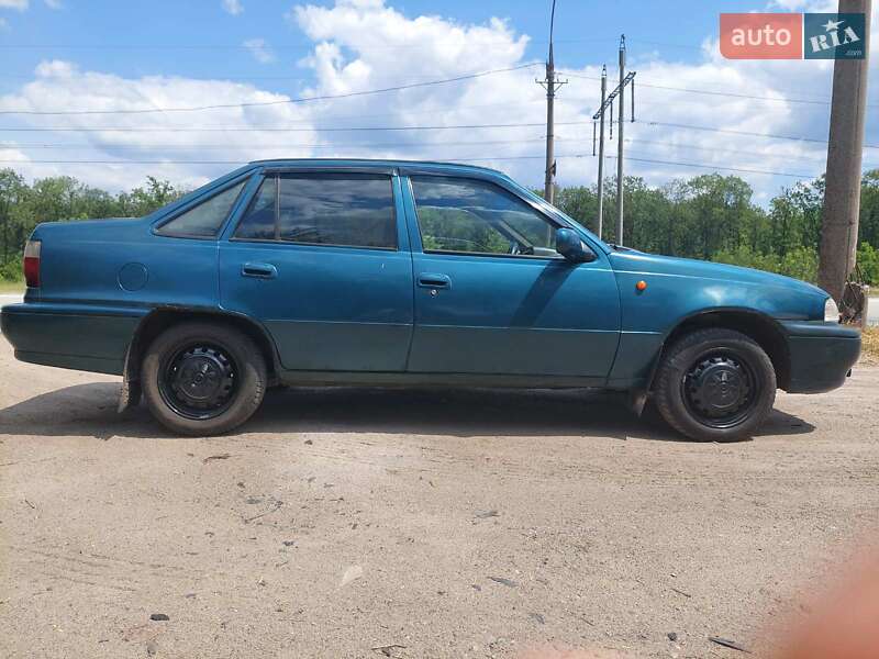 Седан Daewoo Nexia 1995 в Кривом Роге