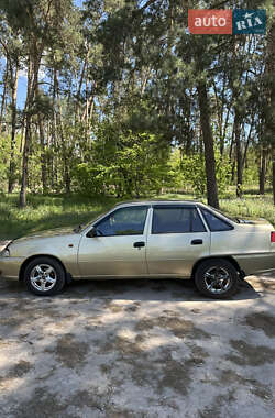Седан Daewoo Nexia 2011 в 