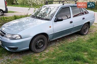Седан Daewoo Nexia 2011 в 