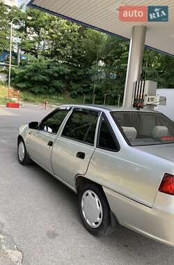 Седан Daewoo Nexia 2008 в 