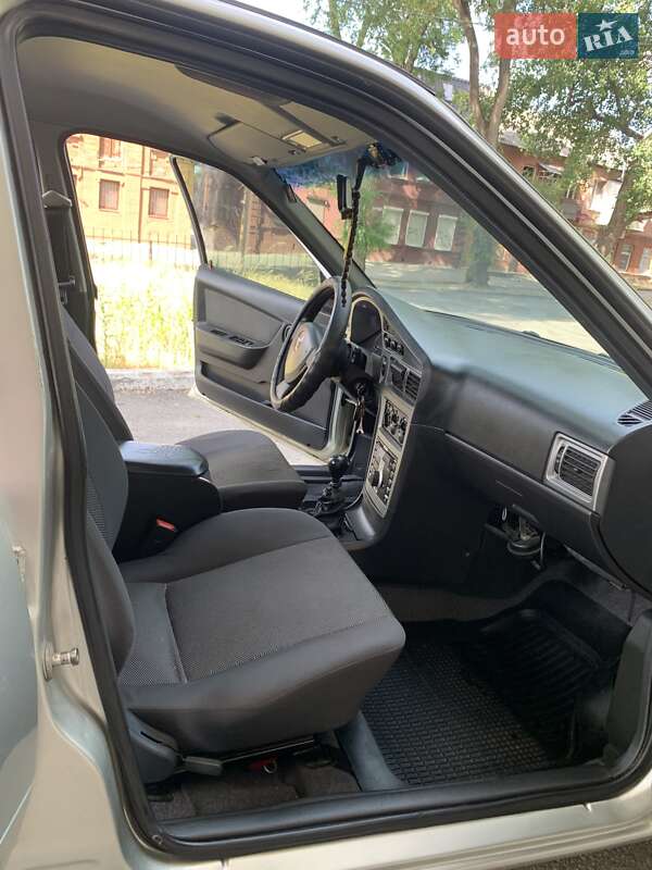 Седан Daewoo Nexia 2008 в Днепре