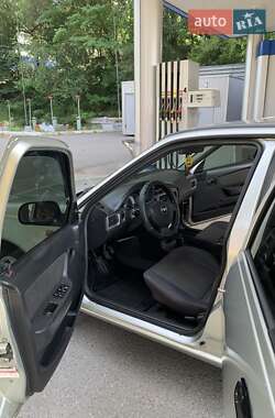 Седан Daewoo Nexia 2008 в 