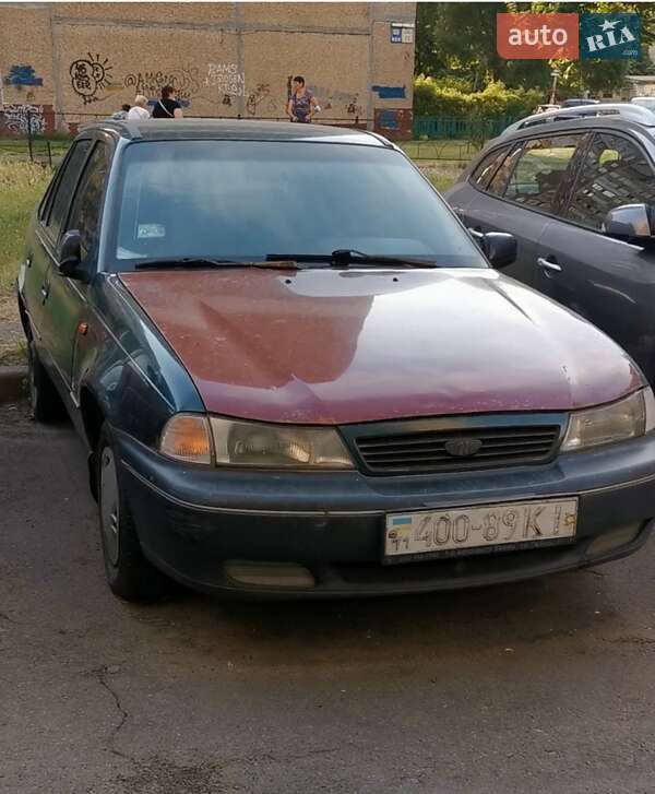 Седан Daewoo Nexia 1998 в Киеве