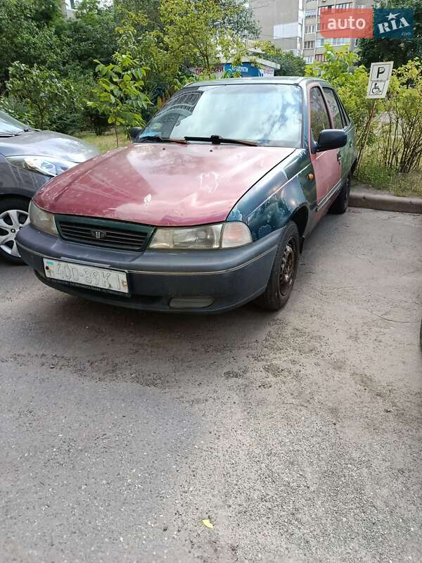 Седан Daewoo Nexia 1998 в Киеве