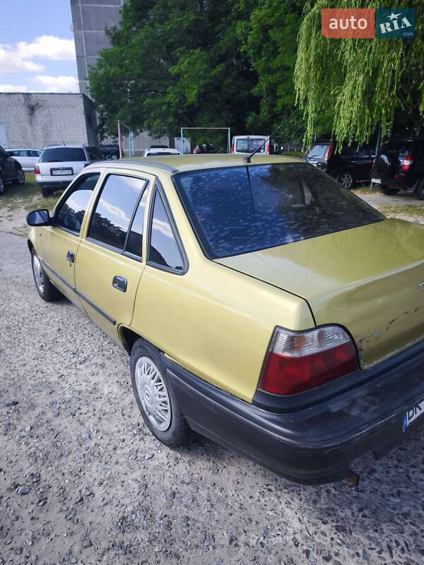 Седан Daewoo Nexia 2007 в Вараше