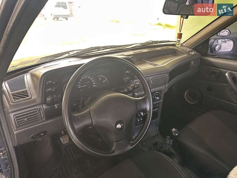 Седан Daewoo Nexia 2006 в Киеве