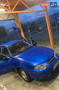 Седан Daewoo Nexia 2010 в 
