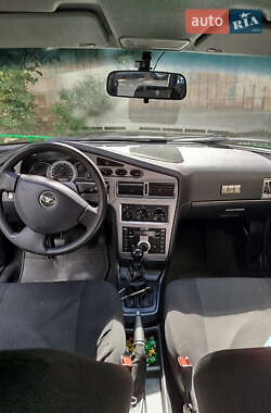 Седан Daewoo Nexia 2011 в 