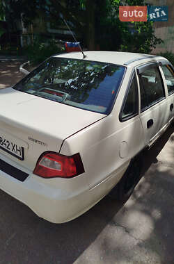 Седан Daewoo Nexia 2011 в 