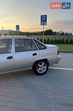 Седан Daewoo Nexia 2007 в 