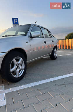 Седан Daewoo Nexia 2007 в 