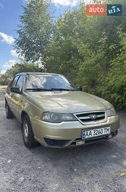 Седан Daewoo Nexia 2011 в 
