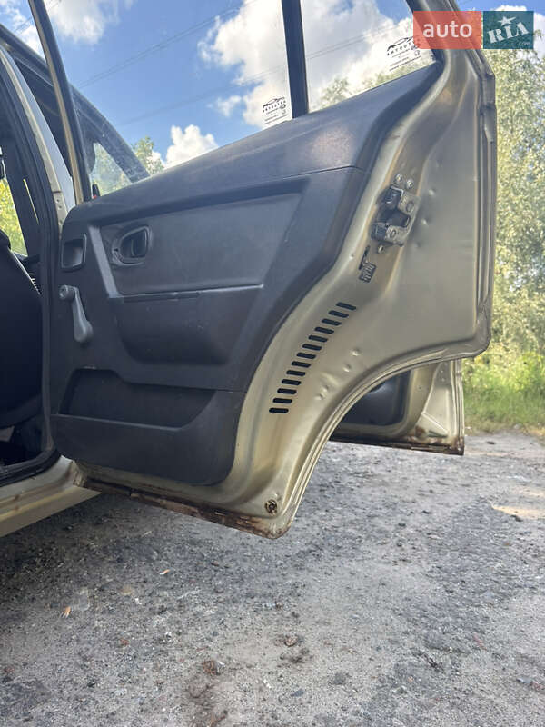 Седан Daewoo Nexia 2011 в Вишневом фото 6 Седан Daewoo Nexia 2011 в Вишневом