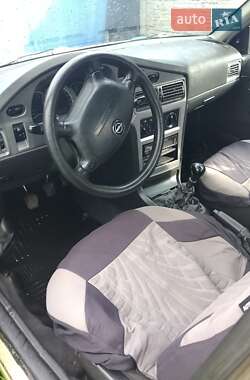 Седан Daewoo Nexia 2011 в 