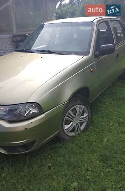 Седан Daewoo Nexia 2011 в 