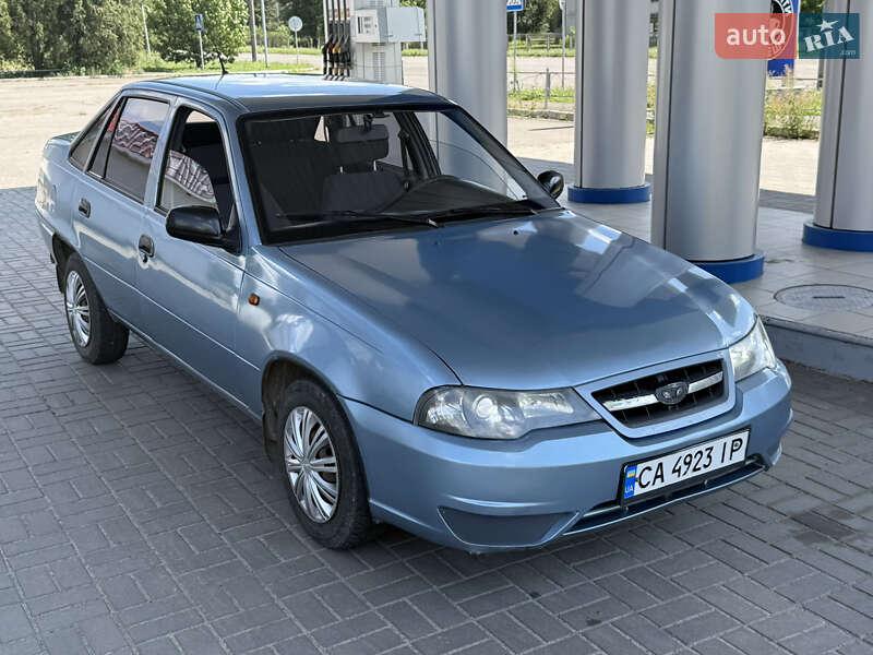 Седан Daewoo Nexia 2011 в Золотоноше