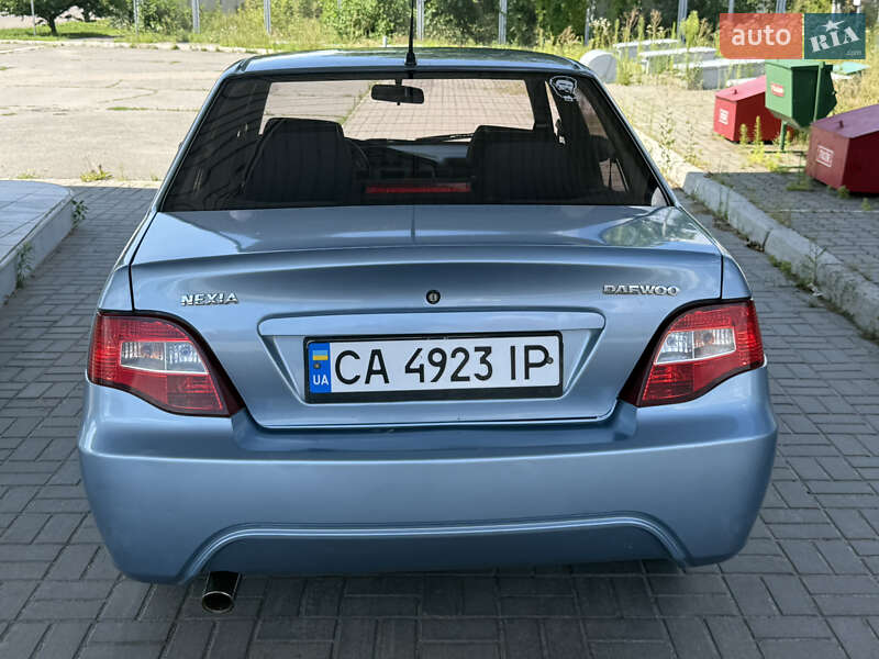 Седан Daewoo Nexia 2011 в Золотоноше