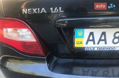 Седан Daewoo Nexia 2011 в 