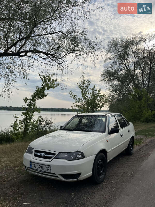 Седан Daewoo Nexia 2011 в Кам'янці