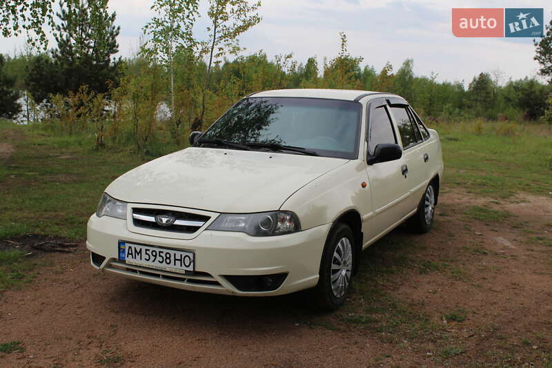 Седан Daewoo Nexia 2012 в Коростене фото 2 Седан Daewoo Nexia 2012 в Коростене