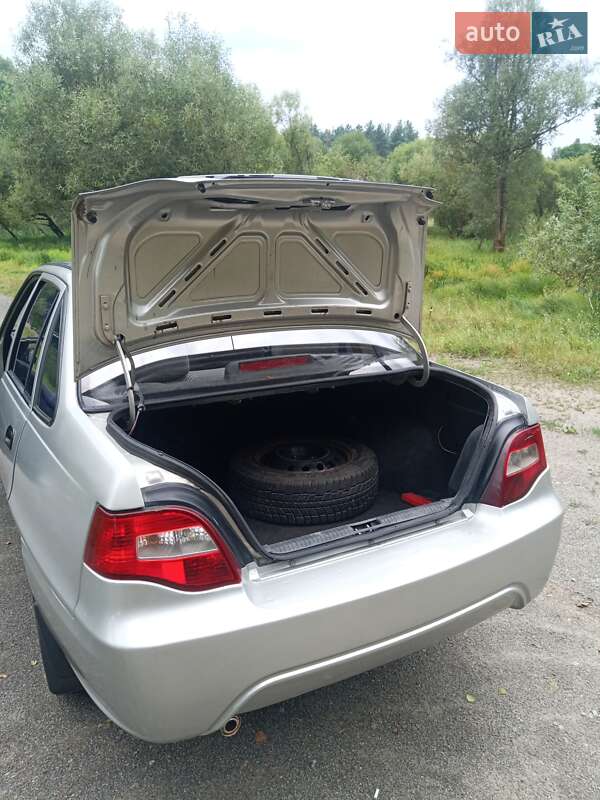 Седан Daewoo Nexia 2008 в Малине