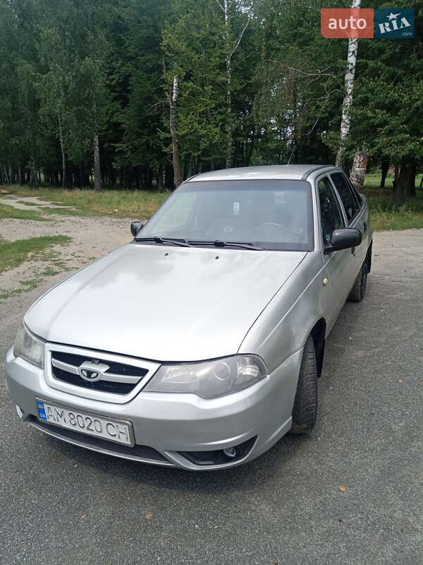 Седан Daewoo Nexia 2008 в Малине