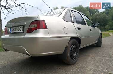 Седан Daewoo Nexia 2008 в Малині