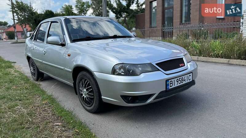 Седан Daewoo Nexia 2012 в Миргороде