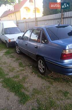 Седан Daewoo Nexia 2008 в 