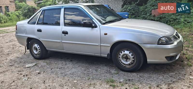 Седан Daewoo Nexia 2012 в 