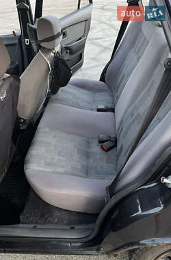 Седан Daewoo Nexia 2012 в 
