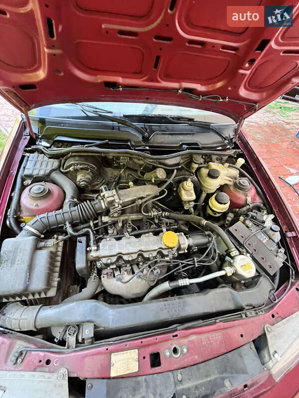 Седан Daewoo Nexia 1997 в Мостиске