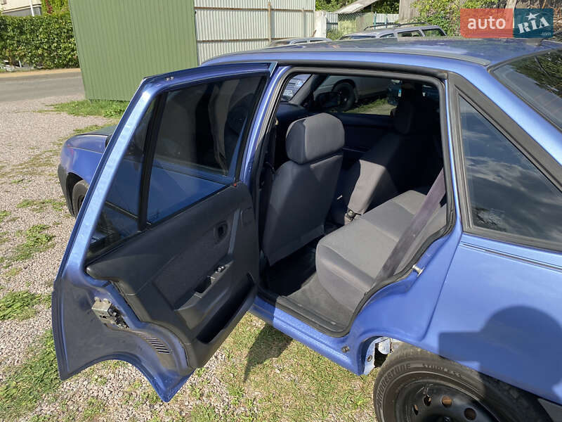 Седан Daewoo Nexia 2009 в Киеве