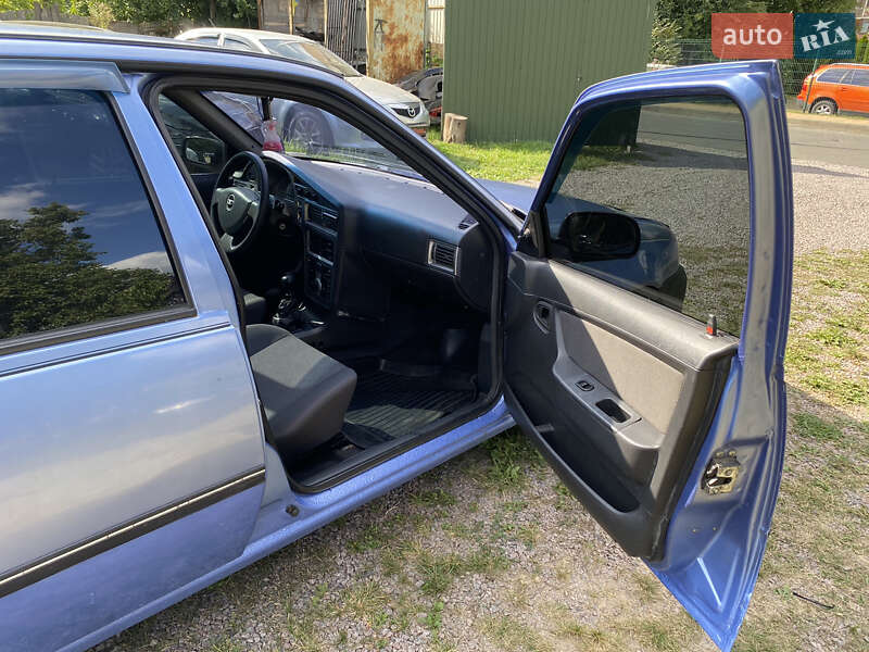 Седан Daewoo Nexia 2009 в Киеве