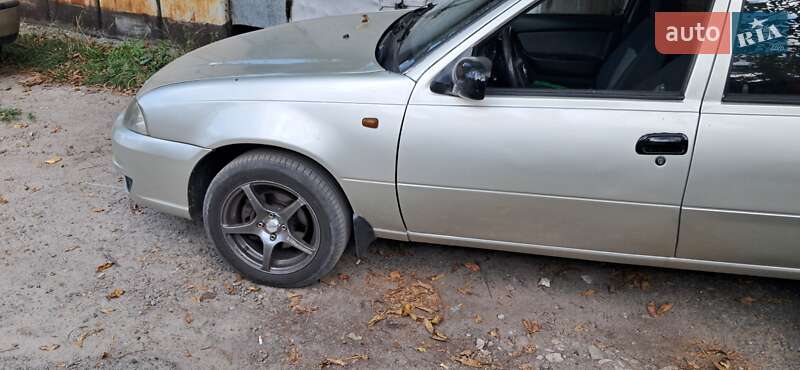 Седан Daewoo Nexia 2008 в Киеве