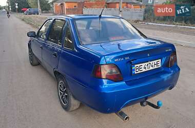 Седан Daewoo Nexia 2011 в 