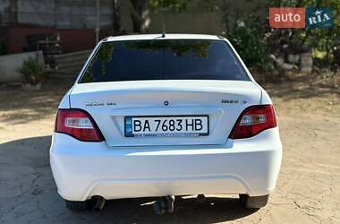Седан Daewoo Nexia 2011 в 