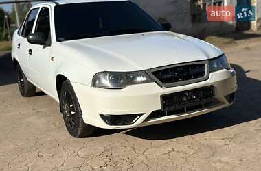 Седан Daewoo Nexia 2011 в 