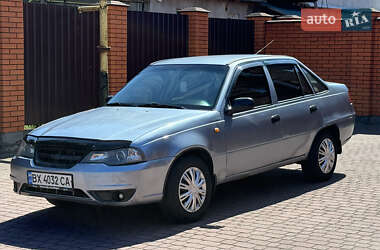 Седан Daewoo Nexia 2010 в 