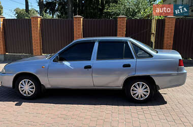Седан Daewoo Nexia 2010 в 