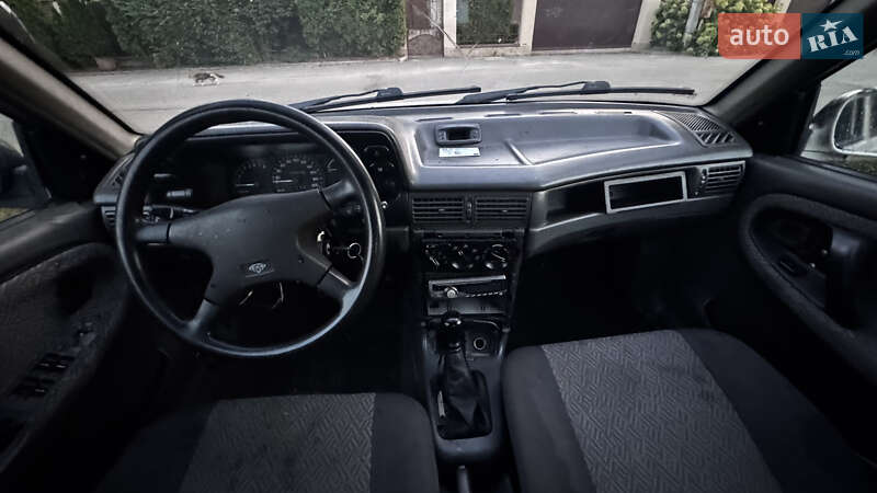 Седан Daewoo Nexia 1995 в Киеве