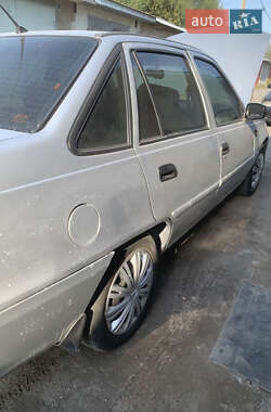 Седан Daewoo Nexia 2012 в 