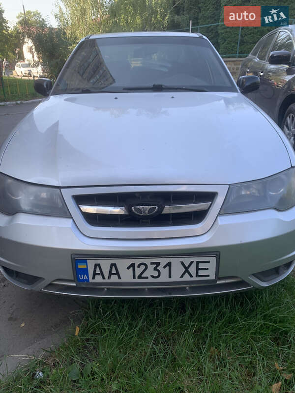 Седан Daewoo Nexia 2012 в 