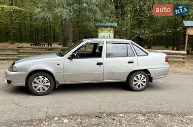 Седан Daewoo Nexia 2011 в 