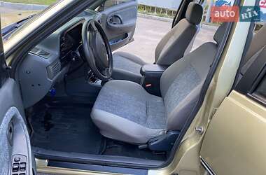 Седан Daewoo Nexia 2008 в 